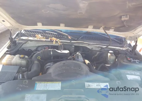 2001 Chevrolet Silverado 1500 z USA, uszkodzony, nr VIN 1GCEC14W11Z238244